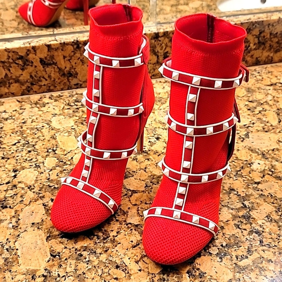 Rockstud Valentino Garavani Ankle red boots. Size EU. 37.5. Also fits 7. US. - Picture 1 of 10